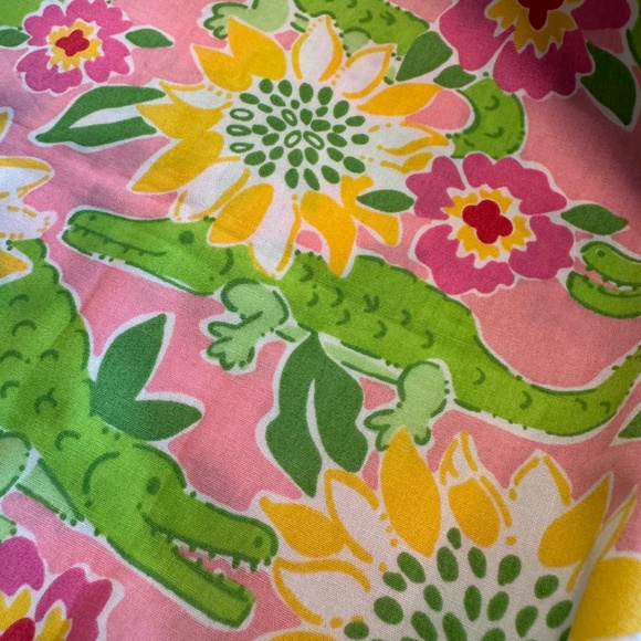 Lilly Pulitzer Alligator Floral Cotton Tablecloth-110 x 55 inches- NWT - Picture 2 of 4